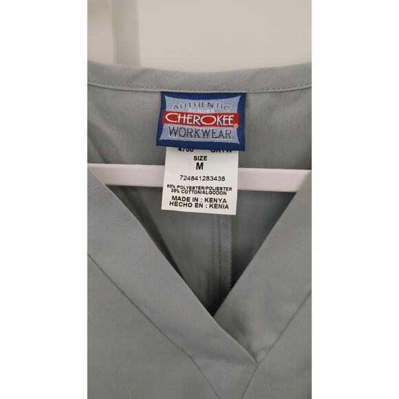 Cherokee Scrub Top Traditional Classic Gray Medium Vneck NWT - Picture 3 of 4